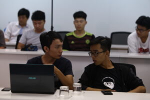 Sinh viên ngành Công nghệ thông tin Đại học Thái Bình Dương trao đổi tại tọa đàm